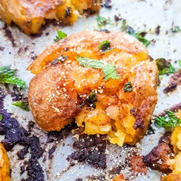 vegan smashed potatoes with crispy skin