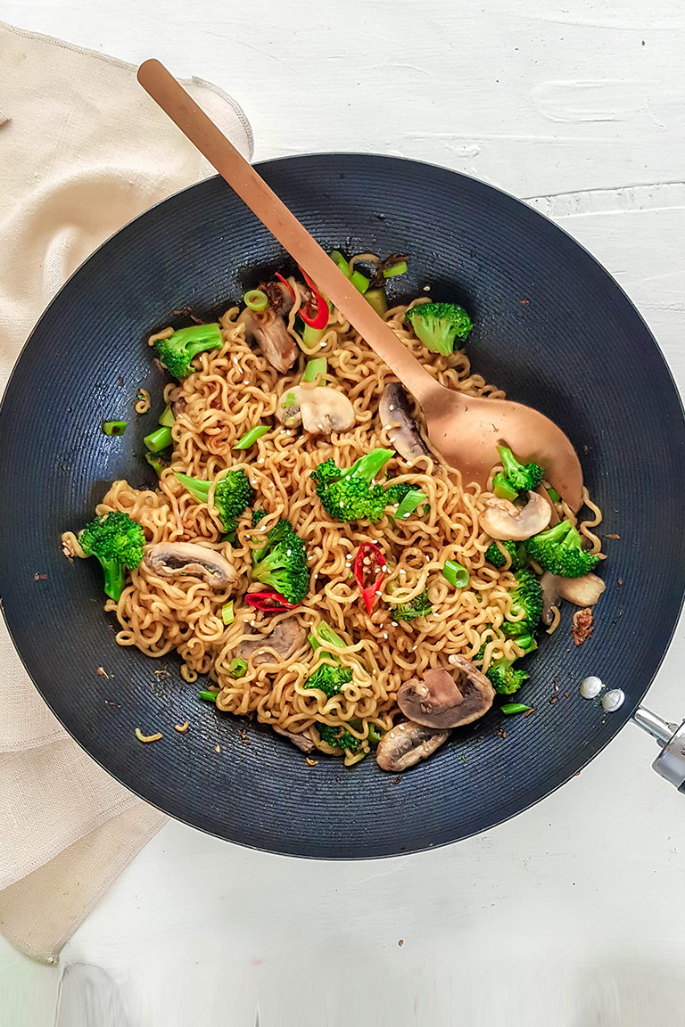 RAMEN STIR FRY – GET SET VEGAN