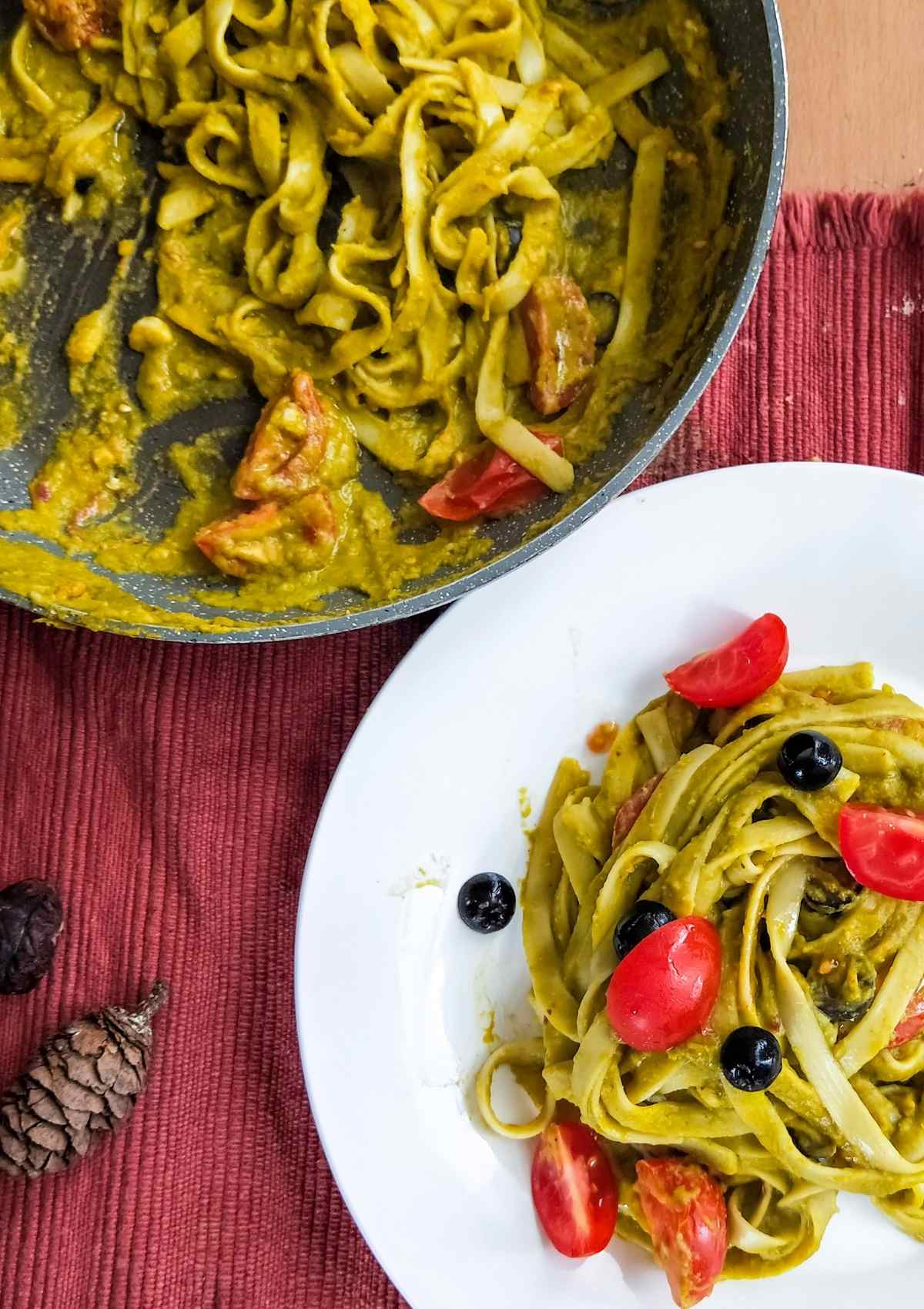 spinach pasta in a serving pot 